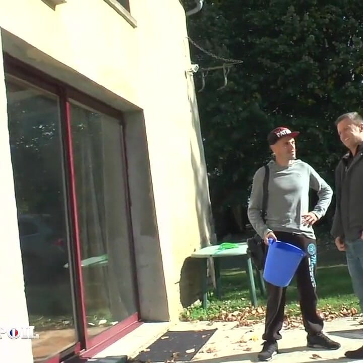 두구멍 삽입 후 시오후키하는 거유 밀프와 쓰리섬의 좋은 정액 샤워