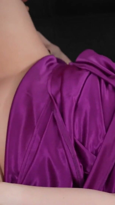 Gorąca macocha Sydney Paige i urocza dziewczyna Eva Nyx Niech napalona stud bezpłatnie z nich korzystać - Freeuse milf | Klip 3