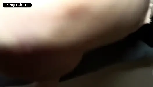 Güzel evli kadın saksoyla başlıyor, beklenmedik dönüş yoğun dölleme karşılaşmasına yol açıyor