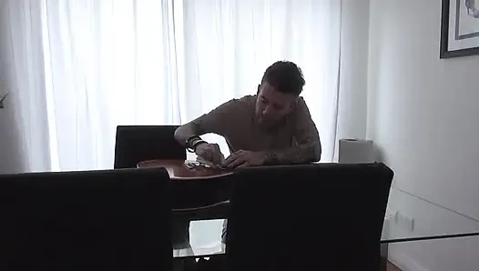 Большой член для моей горячей сводной сестры