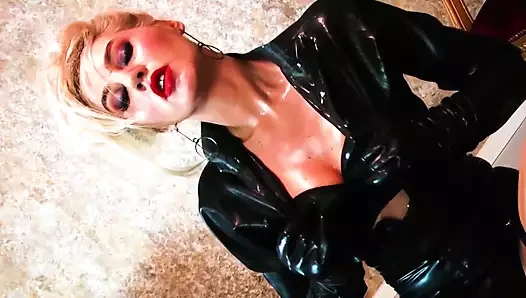 Cum for succubus pussy