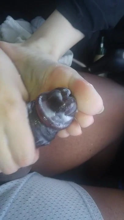 Cum on My Toes Please
