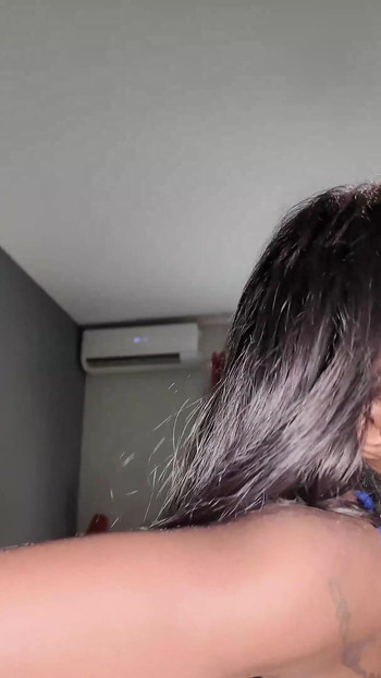 नन्ही काली चूत वीर्य से भरी