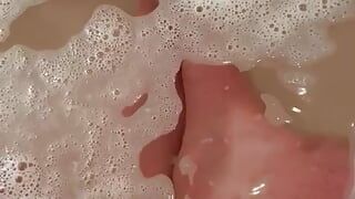 Masturberen in de badkuip