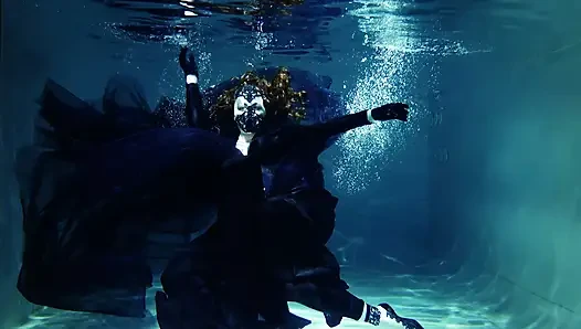Underwater shooting - full backstage