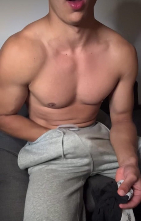 Young Muscle Twink Slowly Teasing His Bulge
