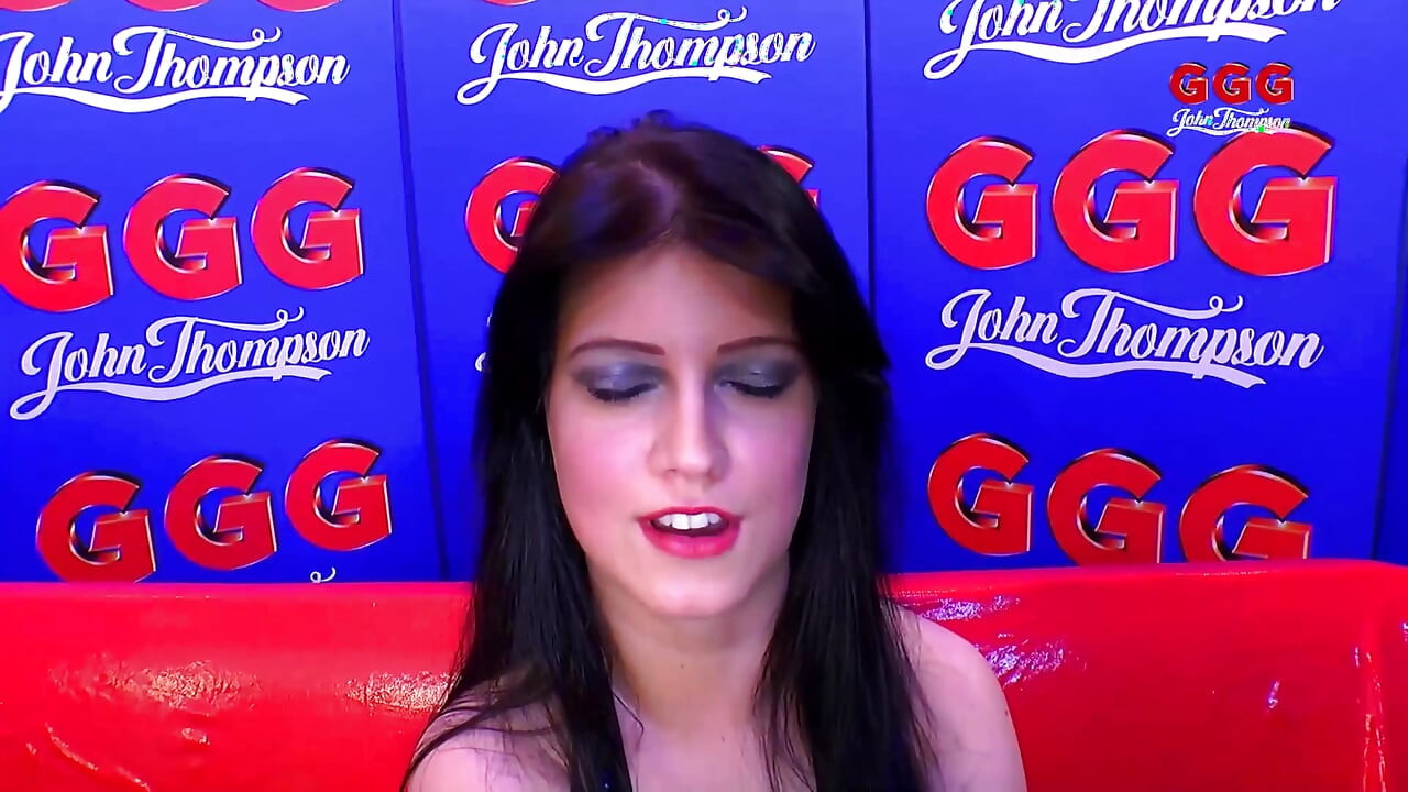 Spermaschluckende College-schönheit Mit Dicken Titten Bekommt Gangbang Mit Ggg John Thompson