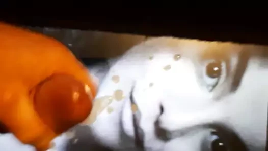 helen 2'ye saygı duruşu