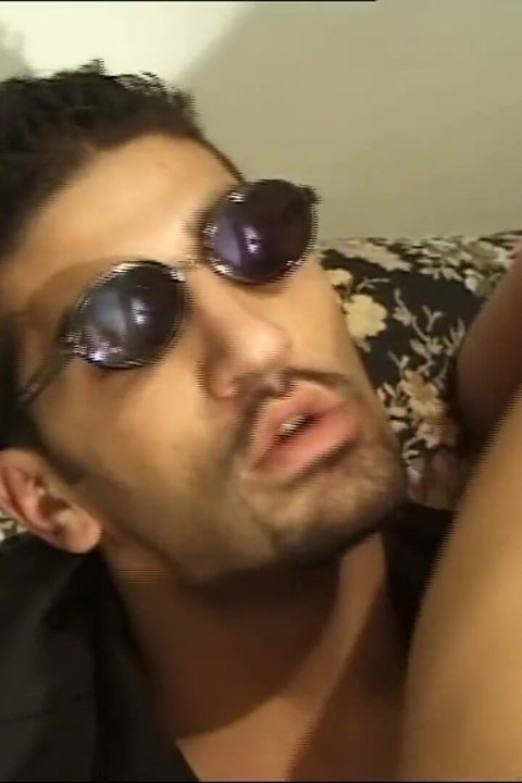 Hermosa Puta Cachonda Estaba Feliz De Tener Relaciones Sexuales Con Su Amigo Con Una Polla Enorme