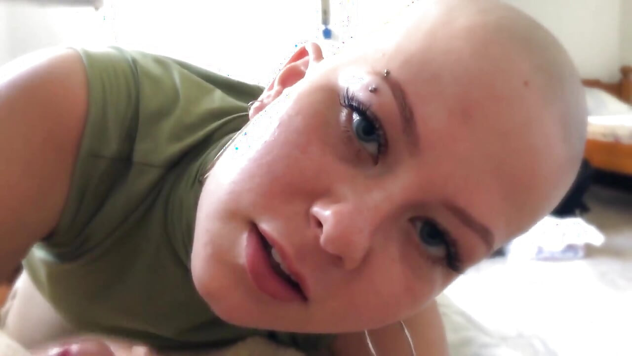 Зрительный контакт с Vilu Vidish дрочит в видео от первого лица