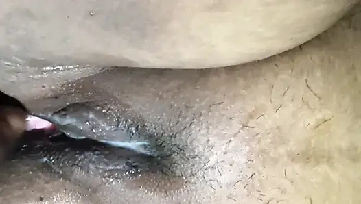 Water fell into the pussy when she put a finger in her pussy.