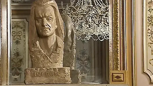 Şaşırtıcı Alman sürtükler sert anal üçlü seks yapıyor