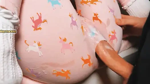 Сводная сестренка: Пожалуйста... Пори мои трусики, а затем и мою киску...