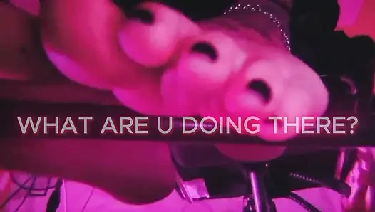 Bakış açısı insan mobilyası: müziğimin tadını çıkarırken kıpırdama İtalyan tanrıçan