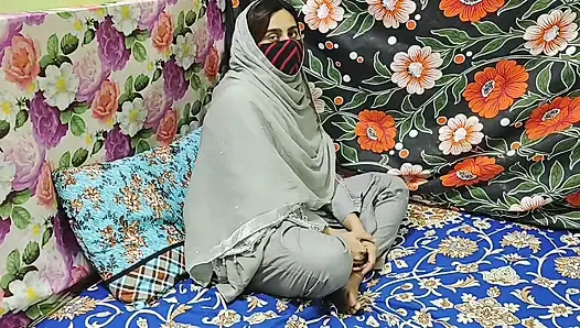 Suami ghar i dost ki behan ko ekor laga kar chod dia desi ngentot pantat bahenol adik temannya sendiri