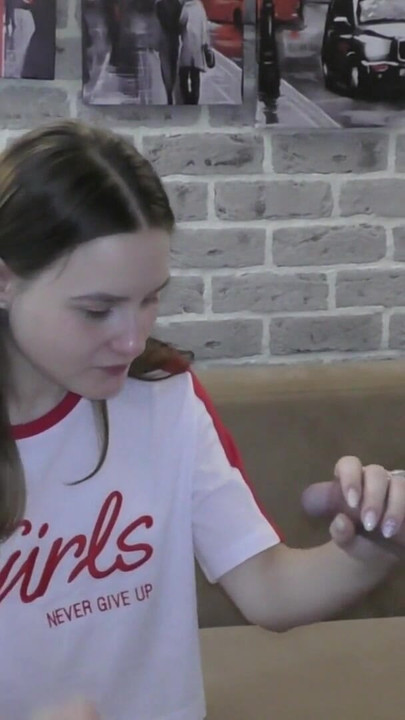 Morate podijeliti trenutak iz "Podcasta s tinejdžerskom djevicom! Prvo pušenje, prvi poljubac, prvi put"