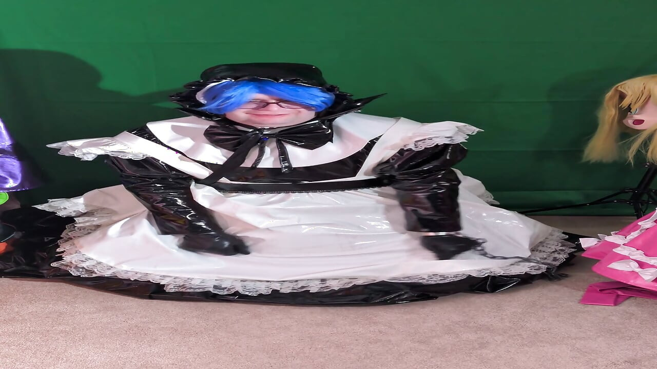 Layered PVC Maid Aoi in a long magic wand vibrator session