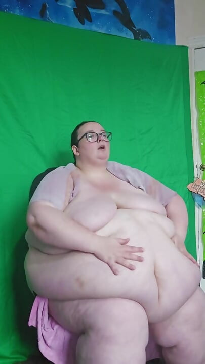 SSBBW, massage du gros corps avec de la crème