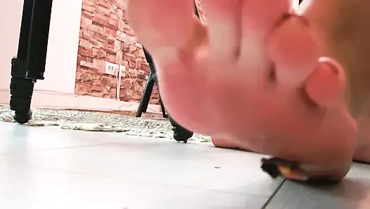 Giantess'in farkında değil