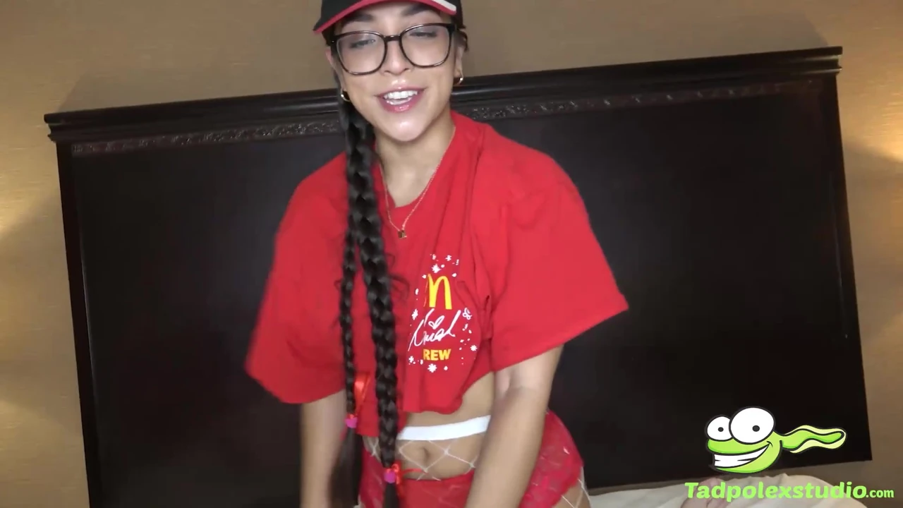 Azgın adam bakış açısıyla seksi porno yıldızı Madison Wilde tarafından emiliyor ve biniliyor
