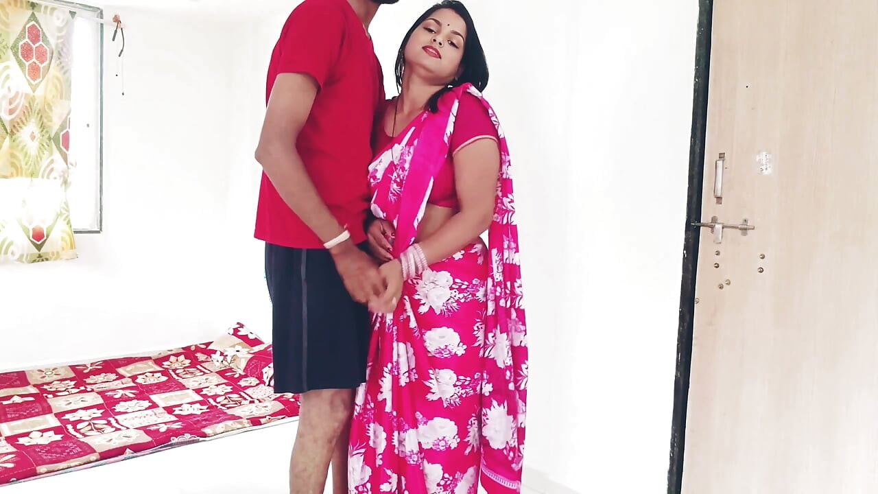 Gas cylinder delivery boy sexes Rhea Bhabhi in desi style