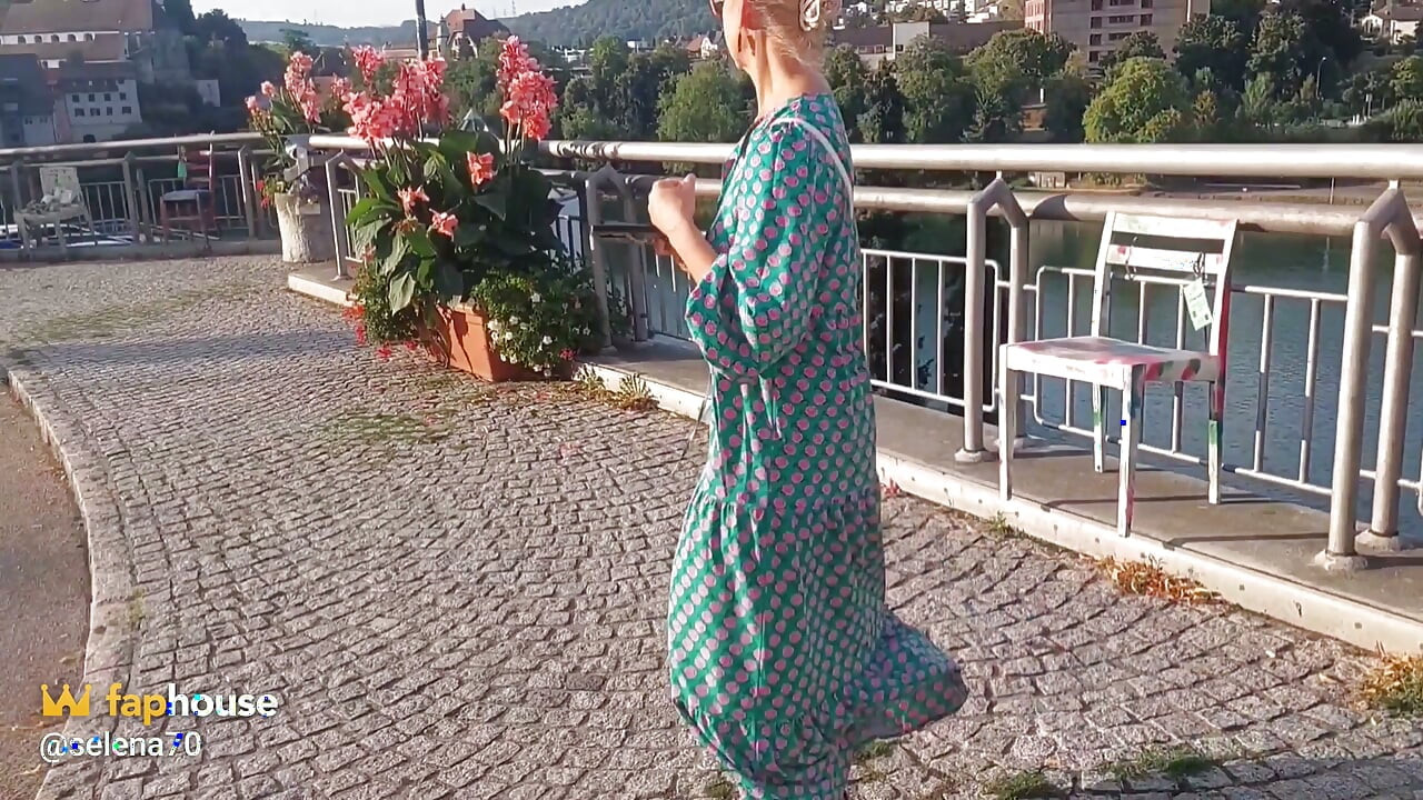 Olgun sarışın eş günlük seksin tadını çıkarıyor