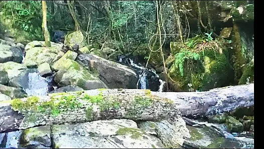 MILF Bekommt Ihre Muschi Geleckt Und Am Fluss Gefickt