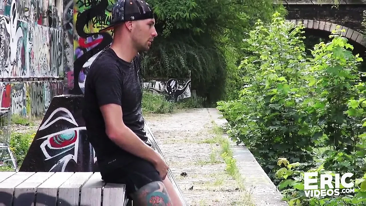 TUNNEL SEX – Logan and Aymeric fuck a jogger