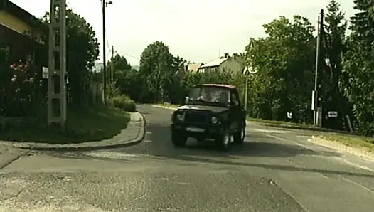 Pantat bahenol cewek jerman ini dicrot sperma hangat