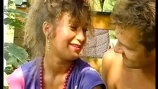 Hinter Deutschen Türen Wird Fleißig Gefickt - Kompletter Film