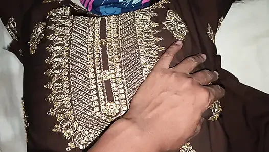 Abang tiri mergokin adik tirinya dientot habis-habisan, video viral gadis sekolah India.