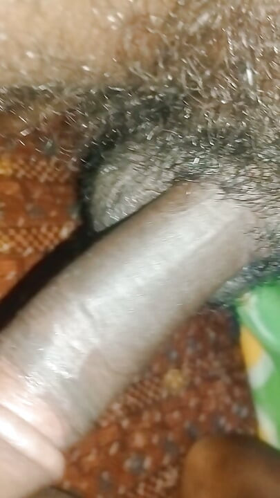 Desi Bhabhi memasukkan kontolku ke dalam memek panasnya