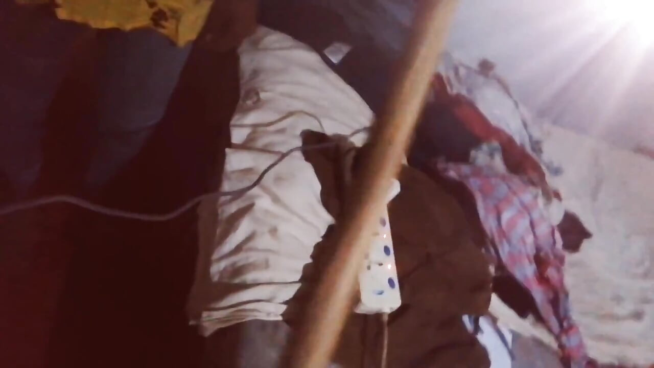 和隔壁住的37岁阿姨Rozi一起出门