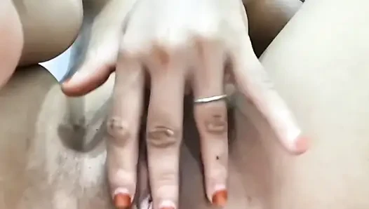 Video rekaman seks tante seksi india lagi asik fingering memeknya