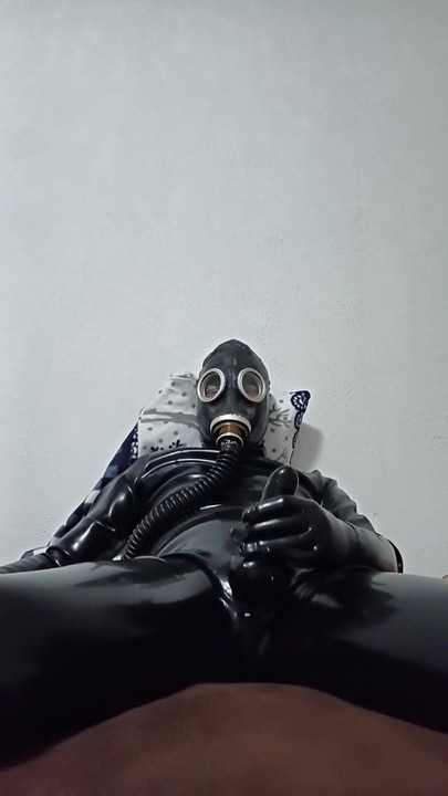 Trenutak koji morate podijeliti iz filma "Catsuit 0.8mm drkaj off pp"