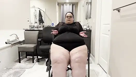 Luxe in dessous: Plump Paradise Enger stuhl necken (wmv)