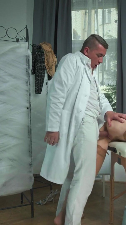 CUCK4K. Ela tem vários orgasmos ao trair | Clipe 1