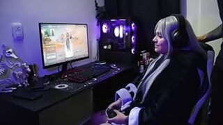Gamer girl gets fucked while playing fortnite