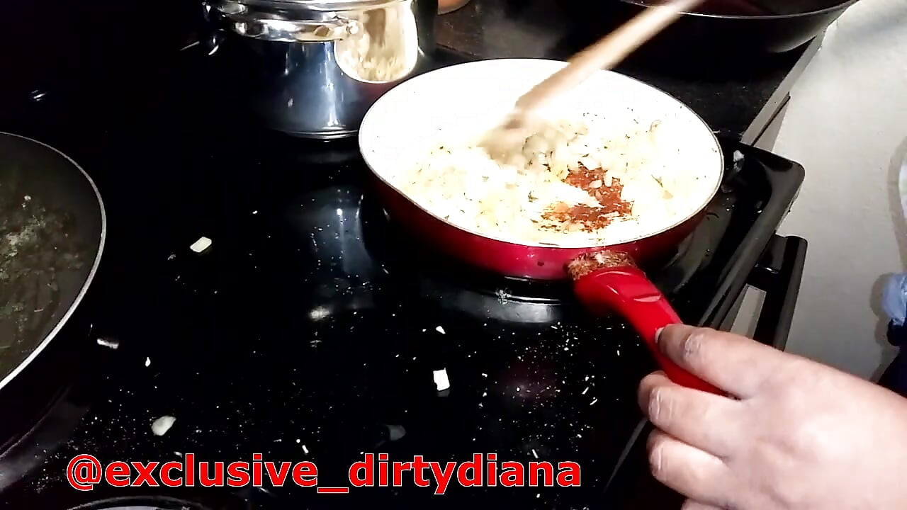 Dirty Diana has a cooking fetish