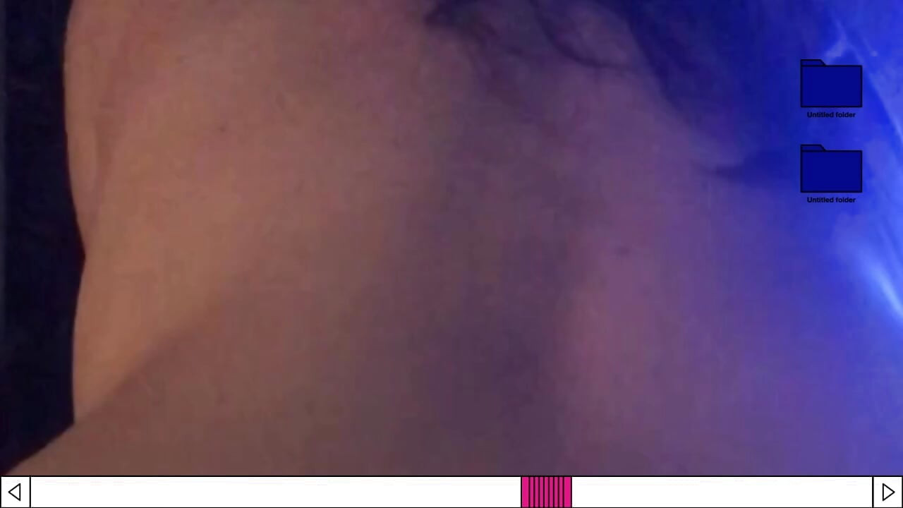 Він дуже добре сидить на моєму члені і має жорсткий хвіст