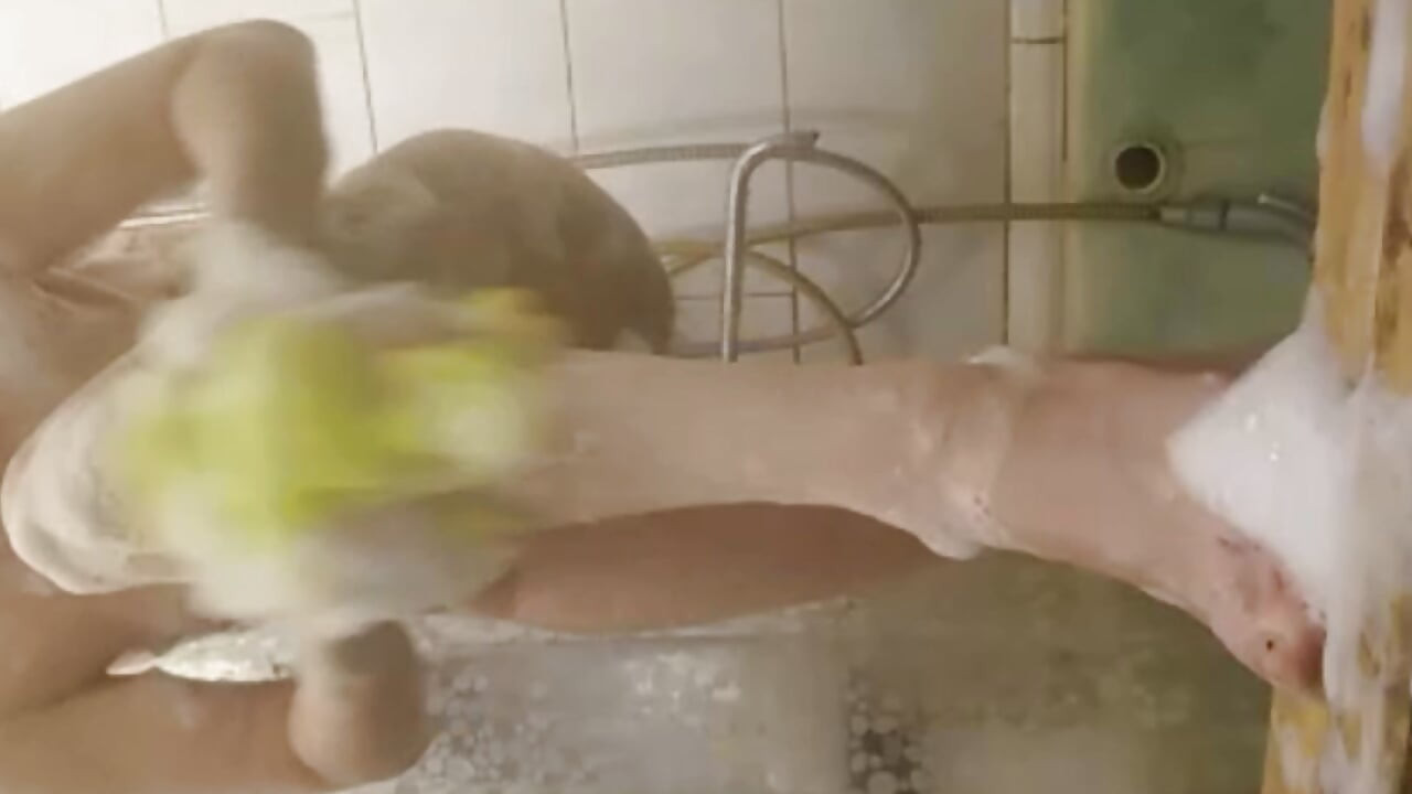 MILF Takes a Shower