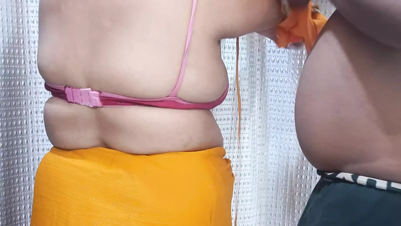 I took off SAREE of my bhabhi please enjoy