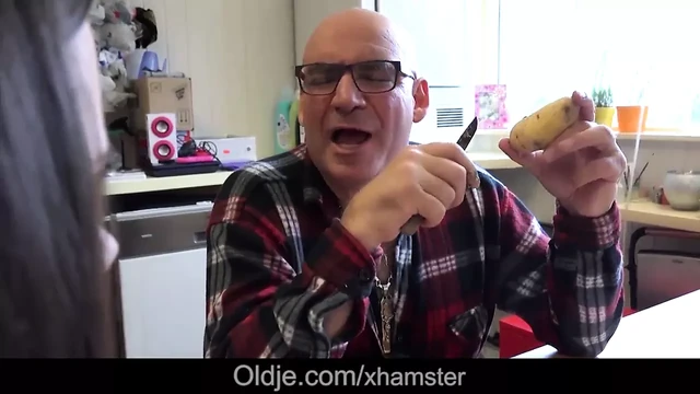 Sweet teenager fucking the old cook kitchen cum swallowing