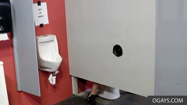Blowing that glory hole dick and getting shagged