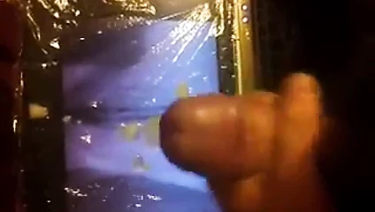 Ibourdreamgirl boşalmak haraç üzerinde ona ıslak kedi