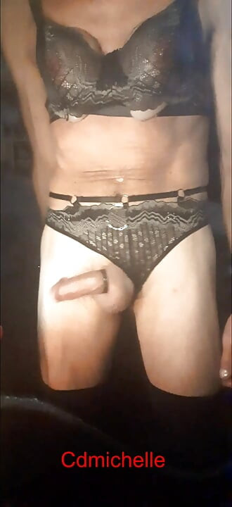 Cdmichelle želi pravi kurac. U usta i guzicu