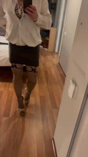 Epski trenutak iz "Transform into a sissy crossdresser"