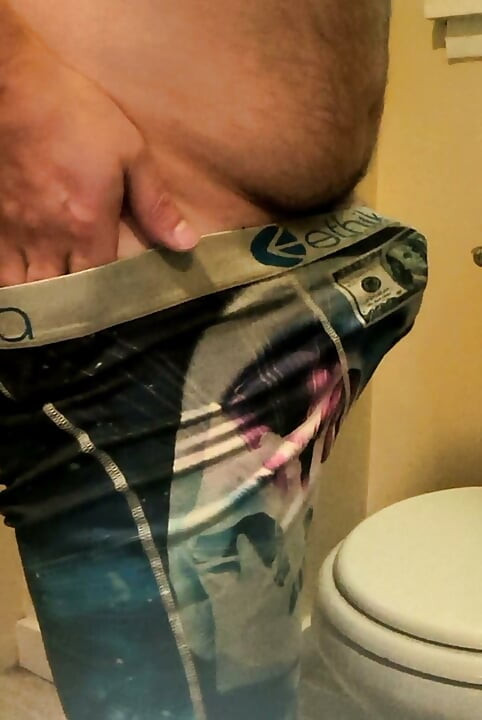 Jerking off till I drip cum in hand
