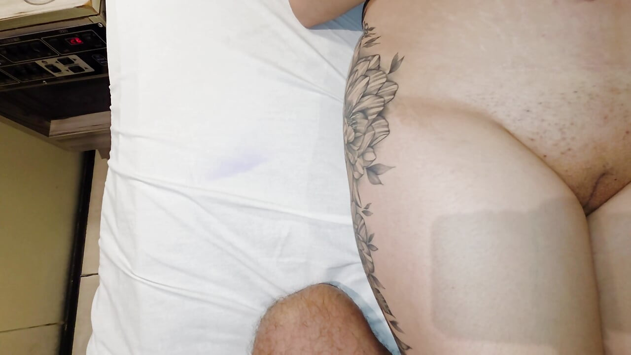 Stretching Out a Friend's Wife and Completely Filling Her Pussy