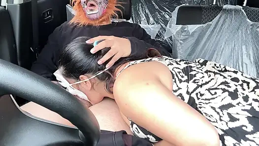 Секс в машине после поедет домой